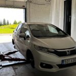 Autoremondi osakond - auto tõstukil (1)